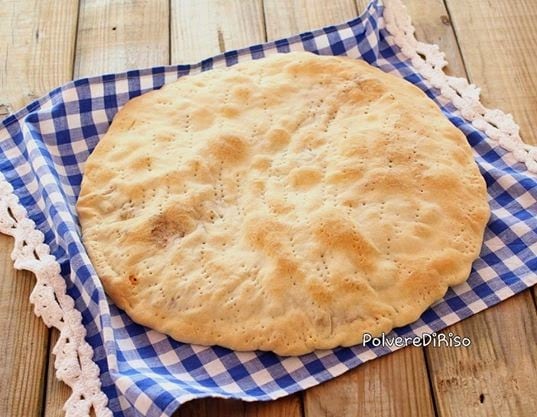 Focaccia ripiena senza lievito