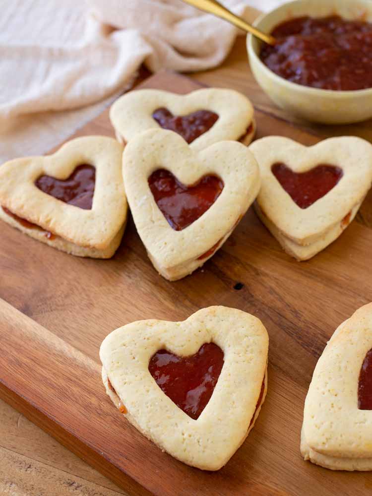 Biscotti a cuore con marmellata 2