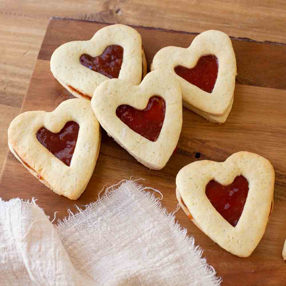 Biscotti a cuore con marmellata SITO 6